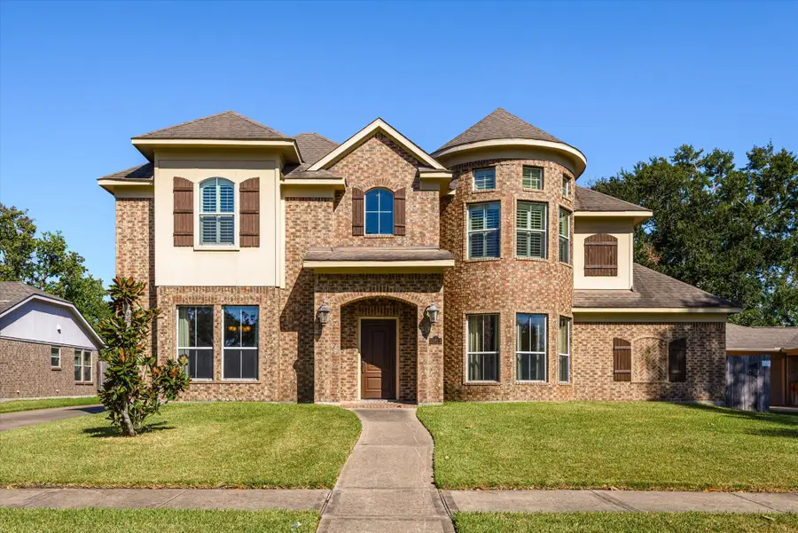 15811 Crestbrook Drive, Houston, TX 77059 - Image #2