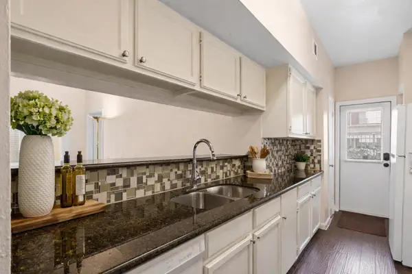 2425 Augusta Drive #23, Houston, TX 77057