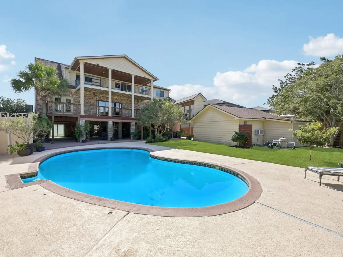 2007 Port Royal Drive, Nassau Bay, TX 77058 - #1