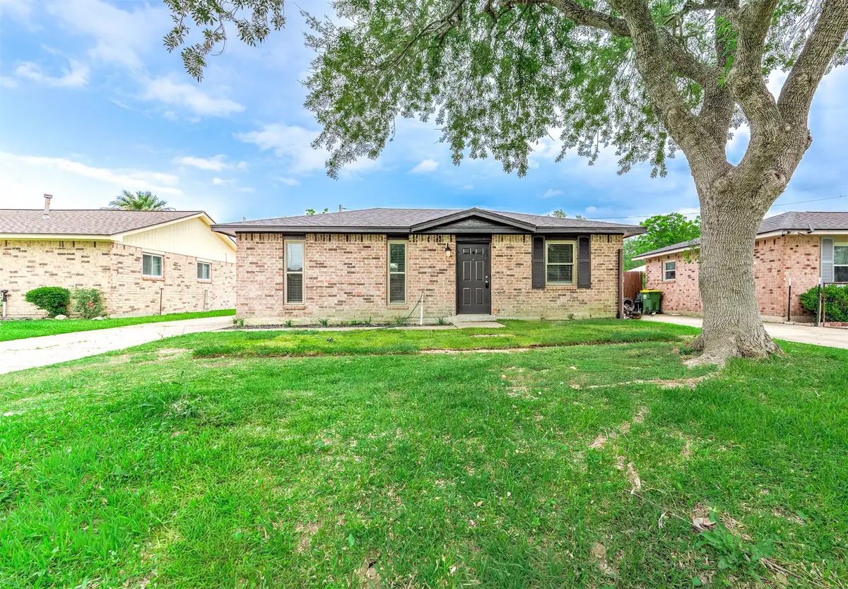 4705 Pine Street, Seabrook, TX 77586 - #1