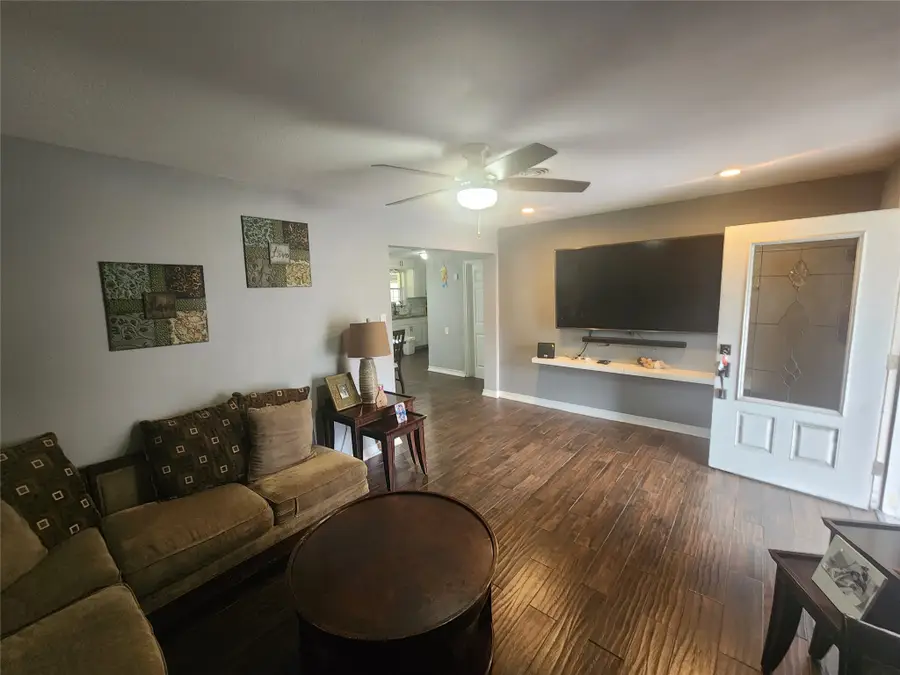 510 Edgebrook Drive, Houston, TX 77034 - Image #2