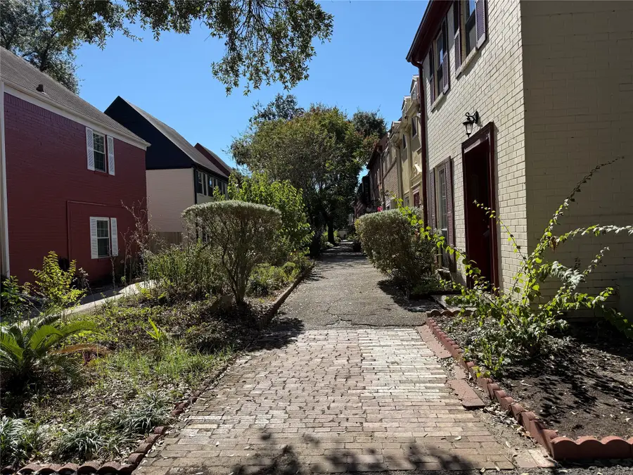 5239 Arboles Drive #A, Houston, TX 77035 - Image #3