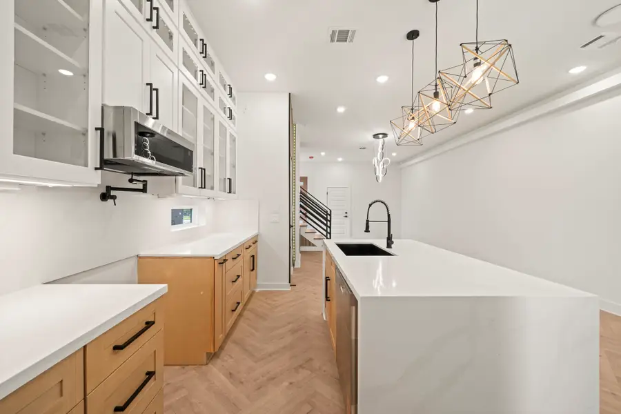 5042 Pershing Street #A-B, Houston, TX 77033 - #2