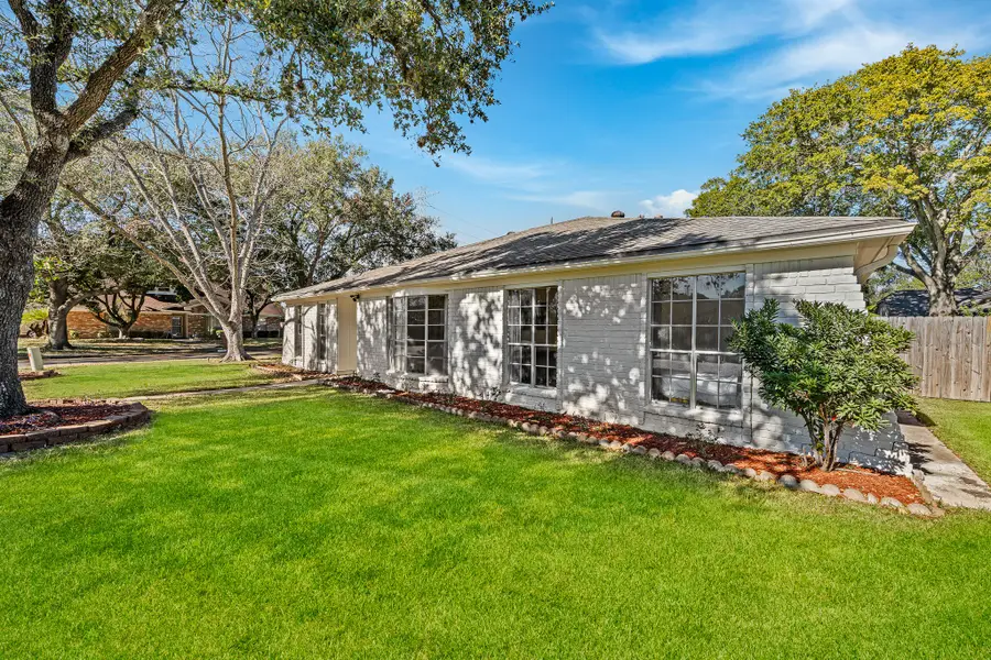 11614 Plumbrook Drive, Houston, TX 77099 - Image #2