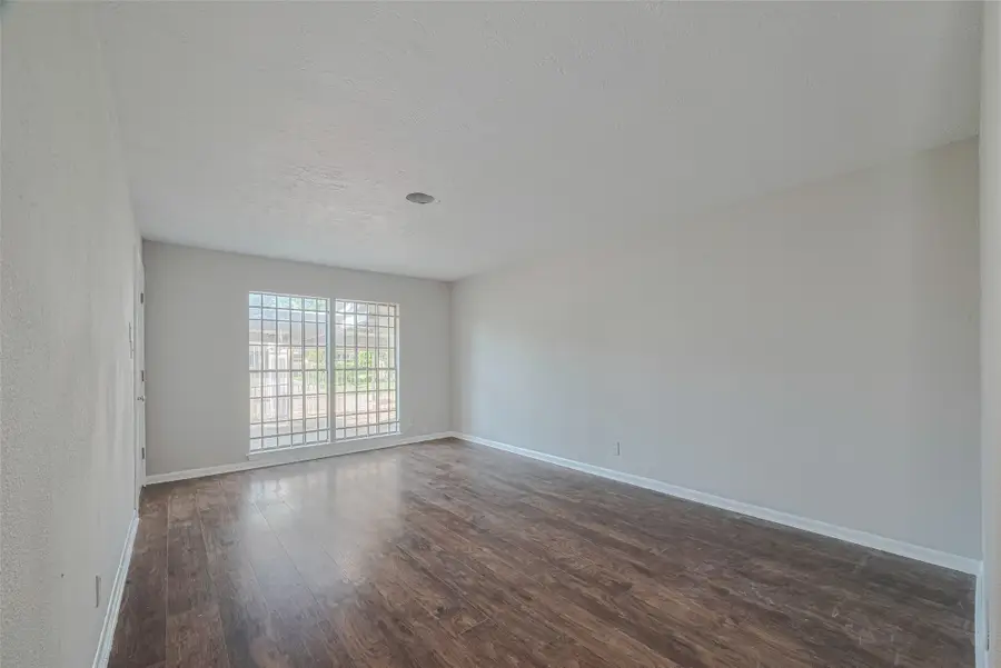 5535 Elmlawn Drive, Houston, TX 77033 - Image #3