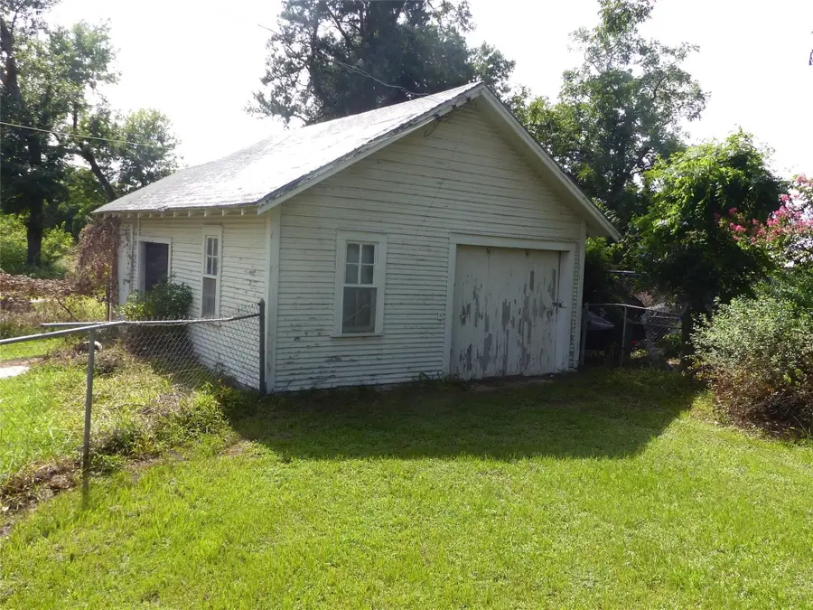 408 North Meyer Street, Sealy, TX 77474 - #2