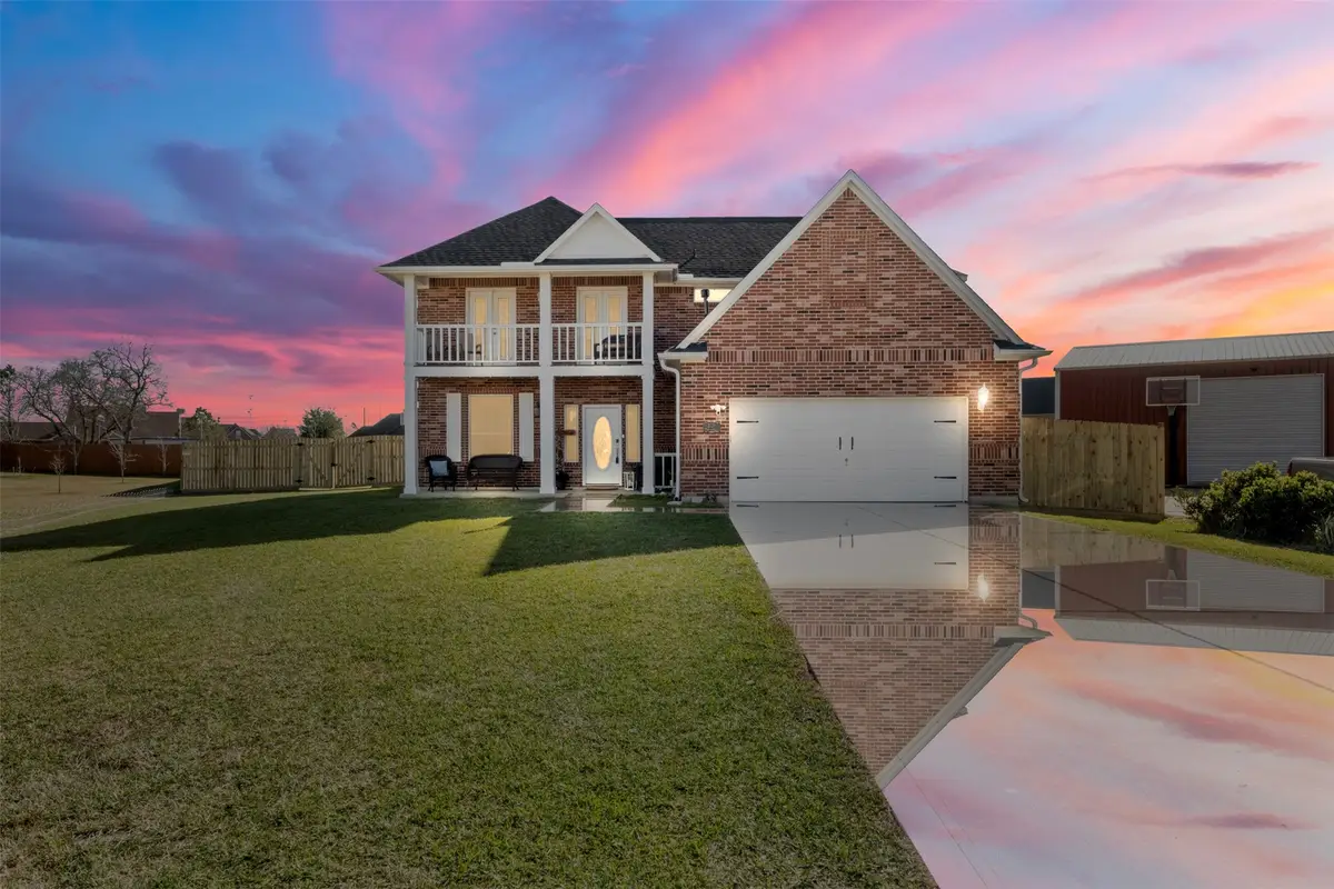 3226 Royal Palm Drive, Monterey Belvieu, TX 77523 - Image #1