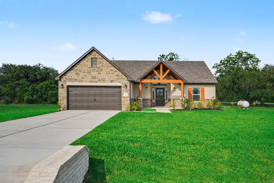 6 Cattle Dr, Bay City, TX 77414 - #2