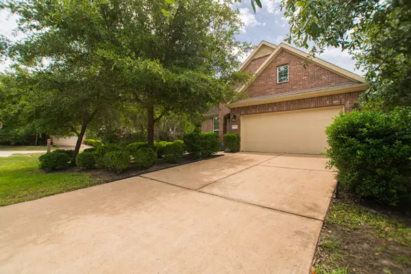 3 Canterborough Place, Tomball, TX 77375-3102