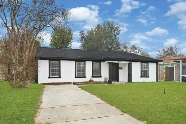 2207 Raymond Street, Pasadena, TX 77506