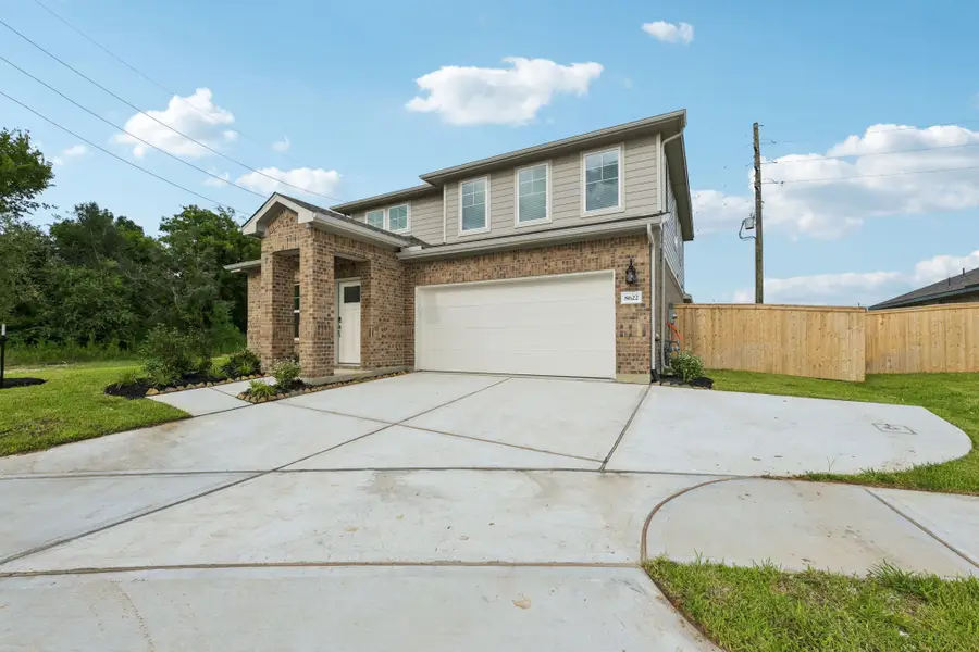 8622 Lake Groove Lane, Baytown, TX 77523 - Image #2