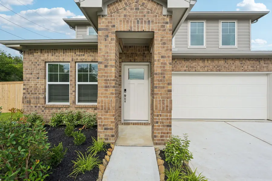 8622 Lake Groove Lane, Baytown, TX 77523 - Image #3