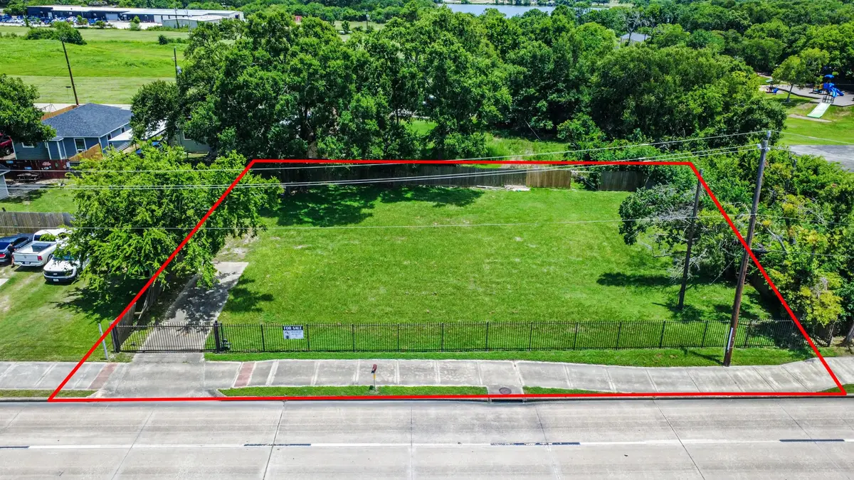 302 N Highway 146, Baytown, TX 77520 - Image #1
