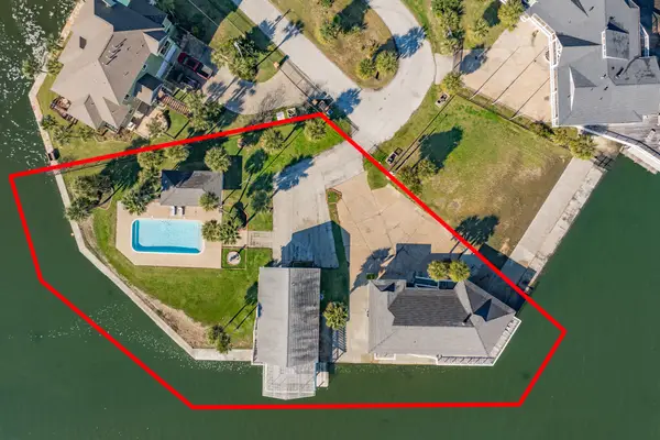 3910 & 3912 Bob Smith Road, Jamaica Beach, TX 77554