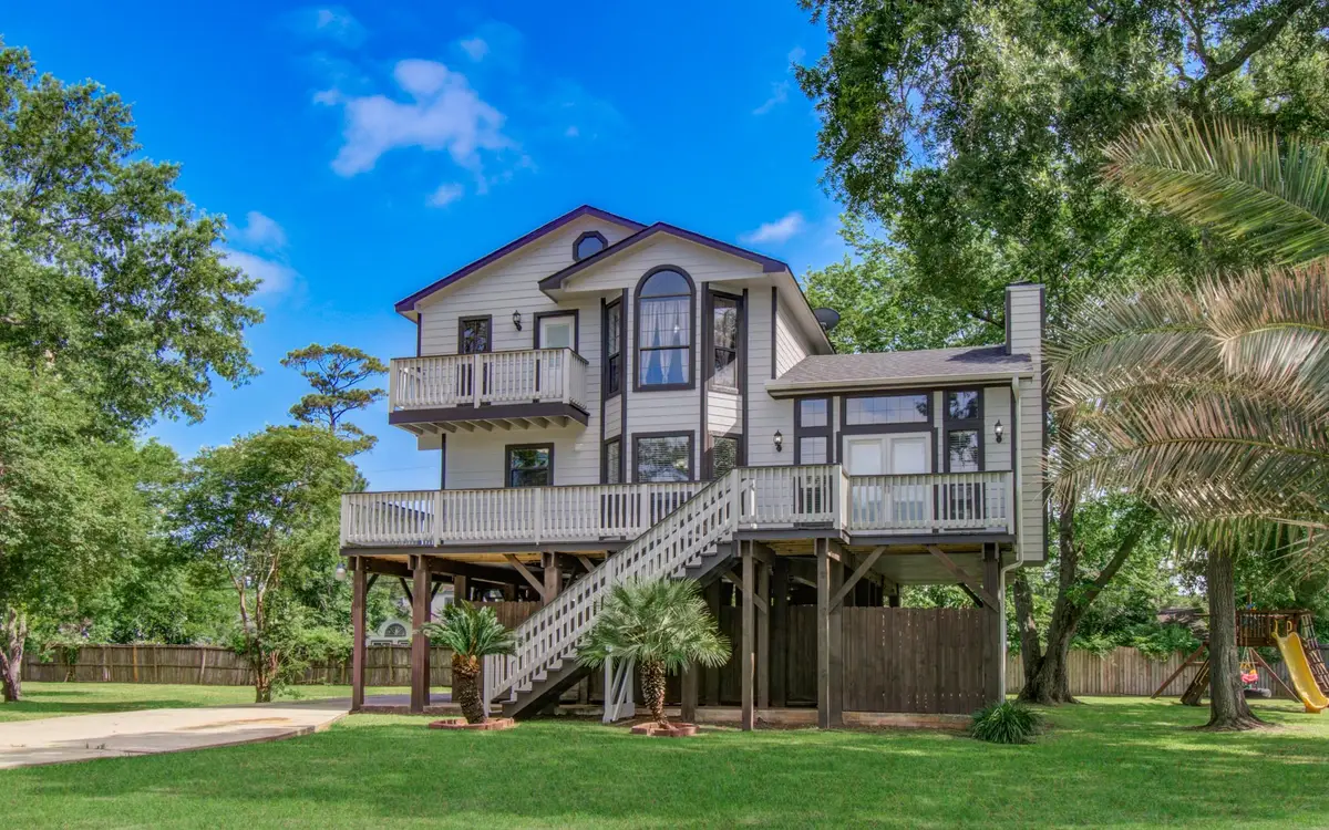 619 Shadylawn Street, Shoreacres, TX 77571 - Image #1