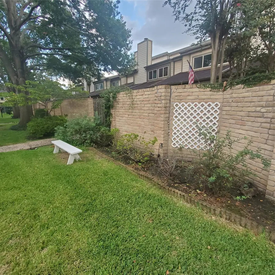 726 Country Place Drive #C, Houston, TX 77079 - Image #2