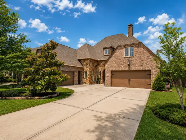 105 Golden Bush Place, Montgomery, TX 77316