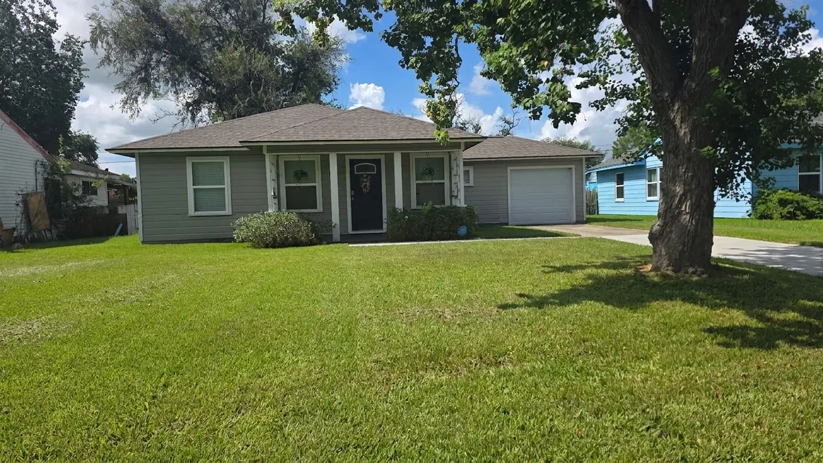 1208 Chevy Chase Drive, Angleton, TX 77515 - #1