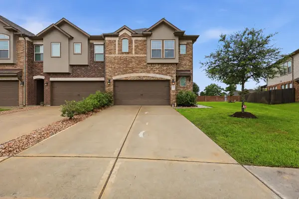 3725 Lancer Circle, Pearland, TX 77581