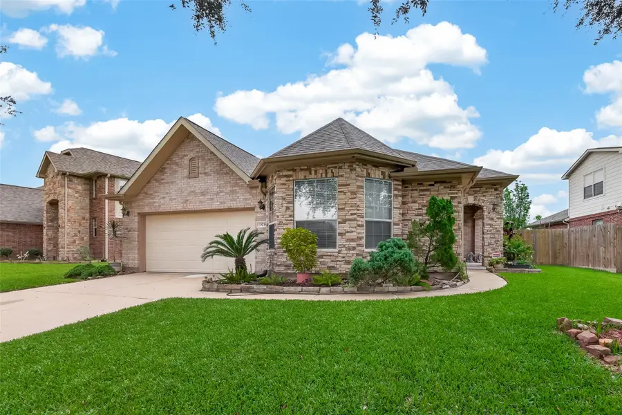 13719 Saxony Drive, Sugar Land, TX 77498 - #3
