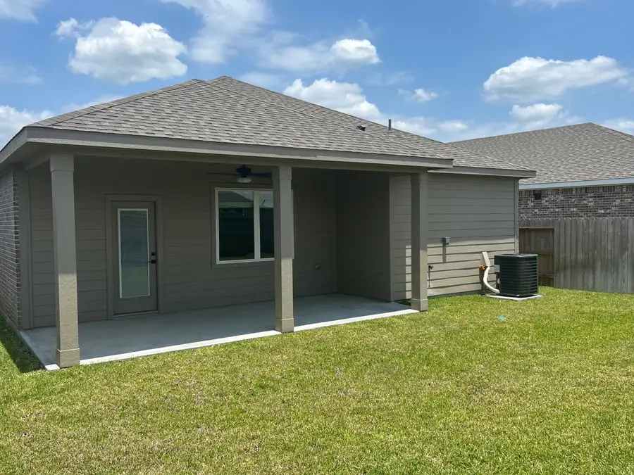 1022 Whispering Winds Drive, Beasley, TX 77417 - Image #2