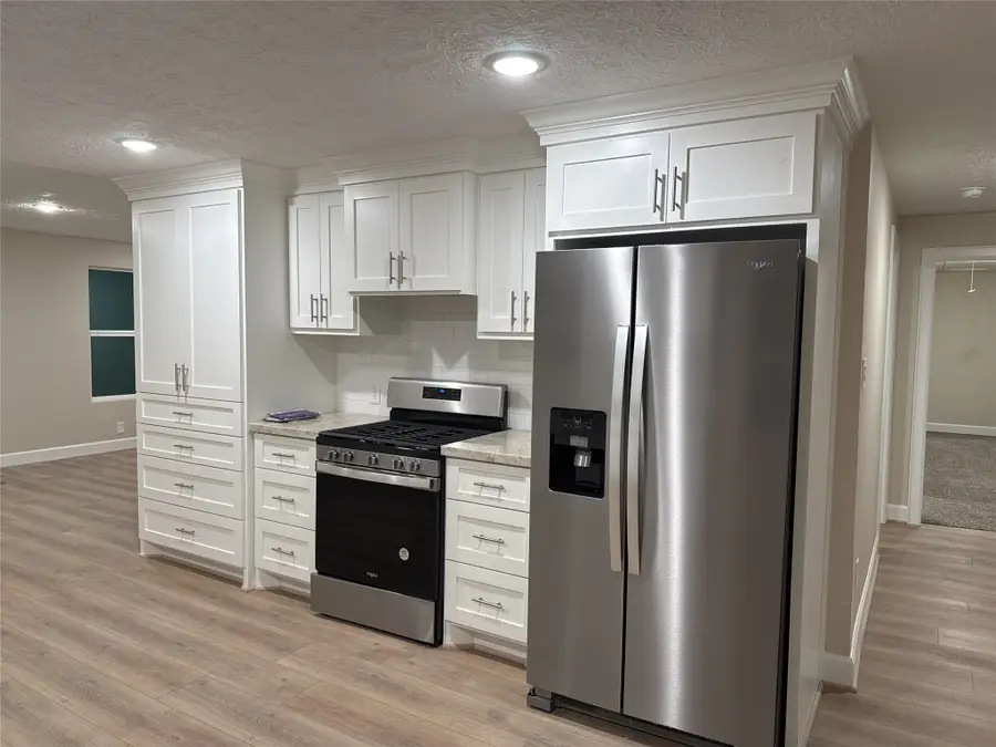 211 S Cleveland Avenue, Cleveland, TX 77327 - Image #2