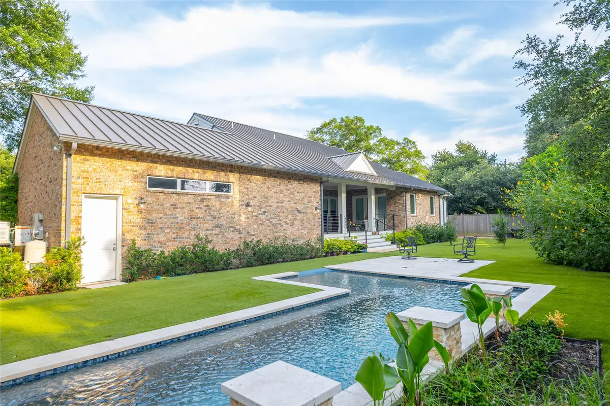 10614 Moonlight Drive, Houston, TX 77096 - Image #1