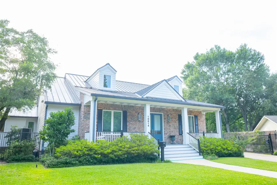 10614 Moonlight Drive, Houston, TX 77096 - Image #2