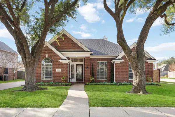 1818 Wynforest Drive, Deer Park, TX 77536