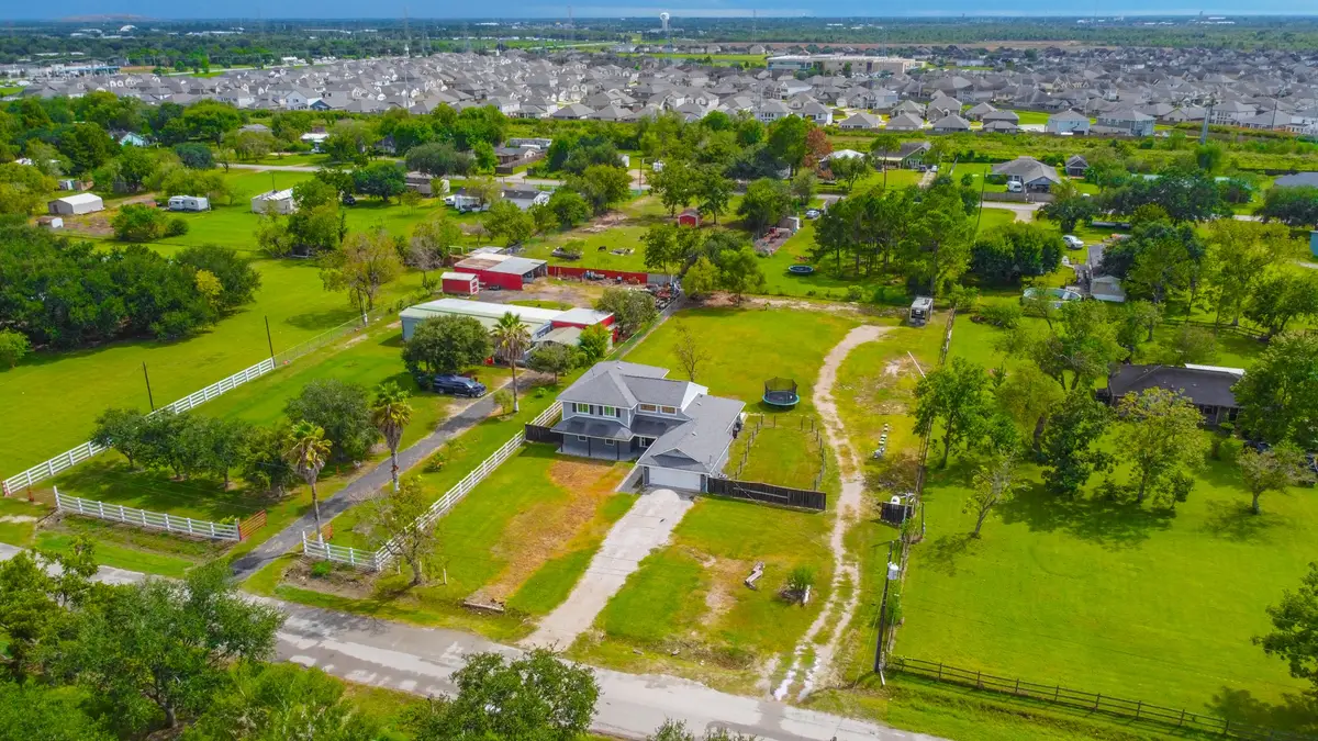 479 County Road 296d, Alvin, TX 77511 - Image #1