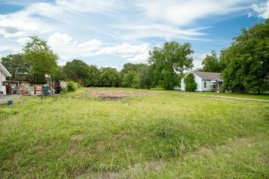 6701 32nd Street, Groves, TX 77619 - #2