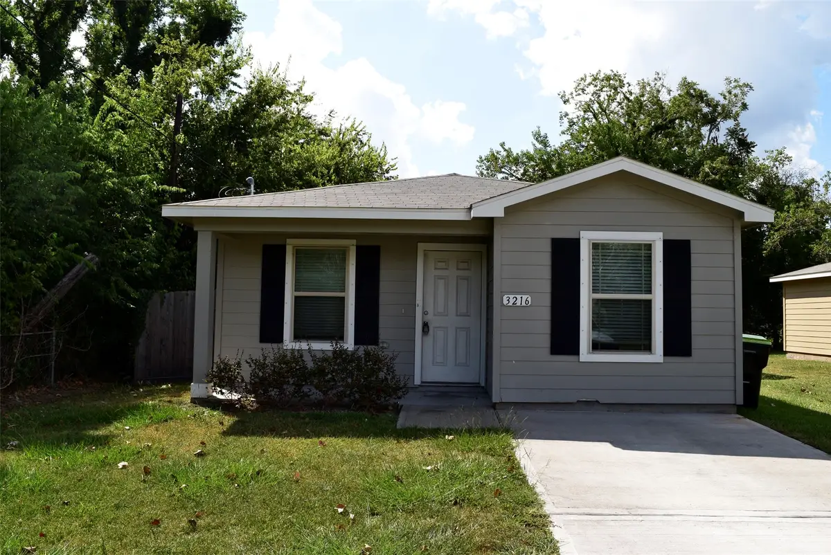 3216 Moore Avenue, Bay City, TX 77414 - Image #1
