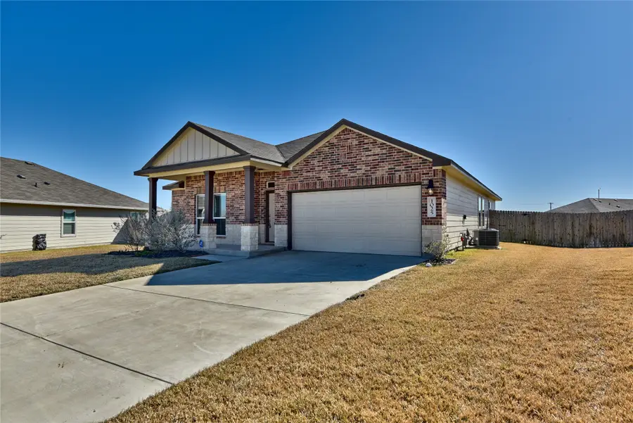 1025 Briscoe Street, Brenham, TX 77833 - Image #2