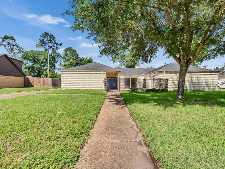3015 Inwood Drive, Dickinson, TX 77539 - #2