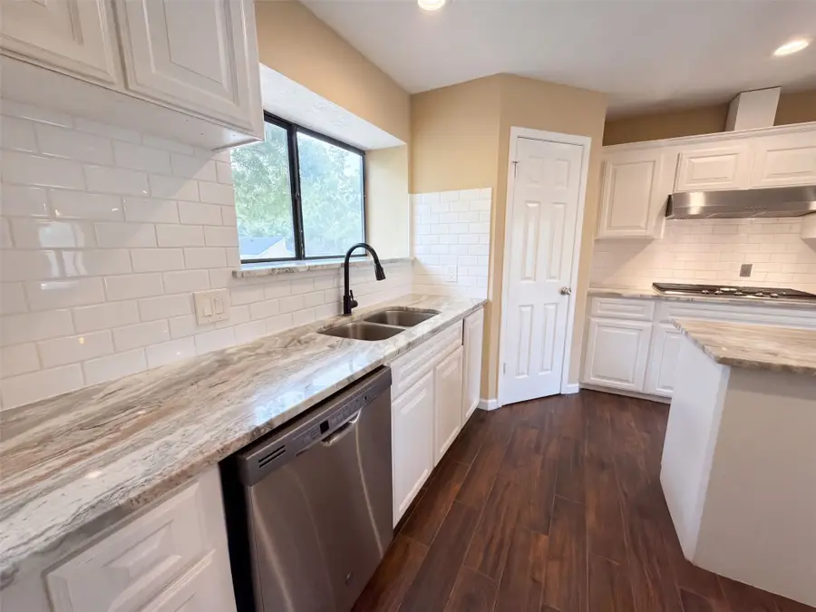 63 April Wind Drive S, Conroe, TX 77356 - #2