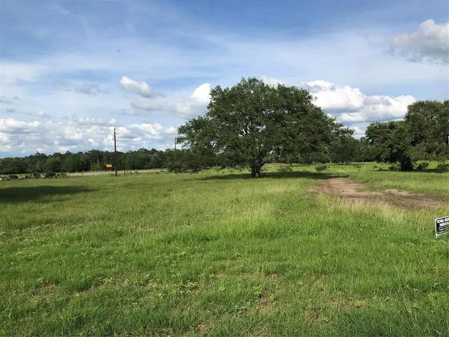 154 Pvt 1671, Hallettsville, TX 77964 - Image #2