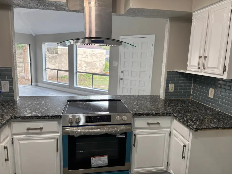 11710 Bowlan Lane, Houston, TX 77035 - Image #2