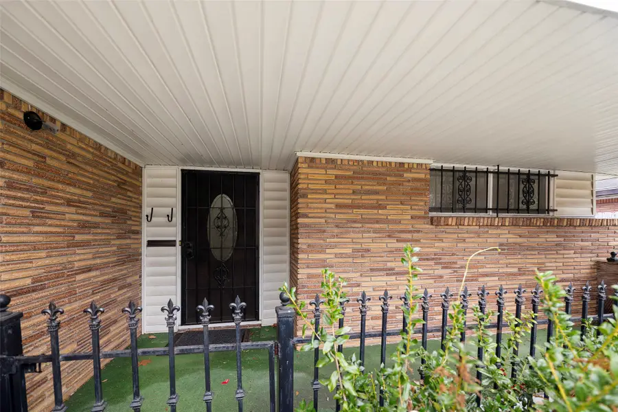 7943 Pecan Villas Drive, Houston, TX 77061 - Image #2