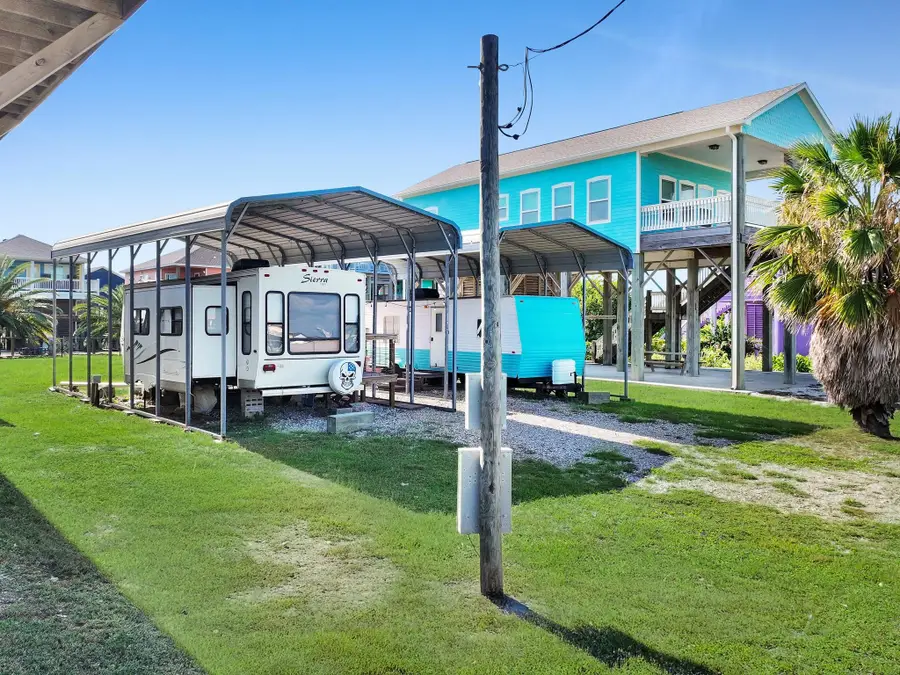 865 Sea Spray Drive, Crystal Beach, TX 77650 - #2