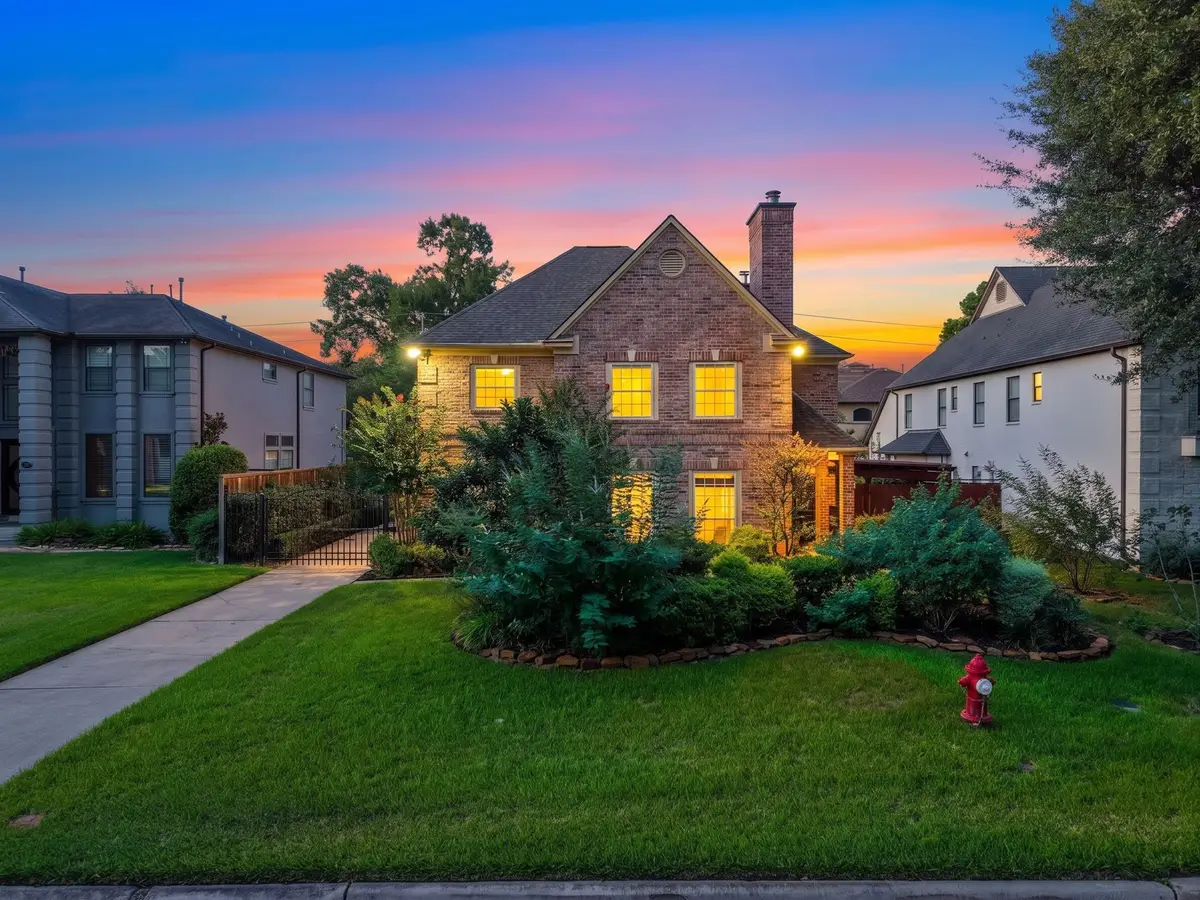 4616 Spruce Street, Bellaire, TX 77401 - #1