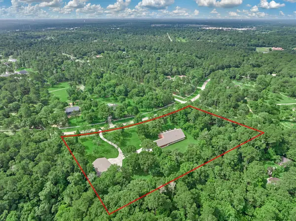 11062 N Hidden Oaks, Conroe, TX 77384