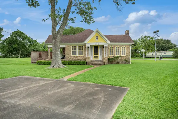 16907 Park Street, Santa Fe, TX 77517