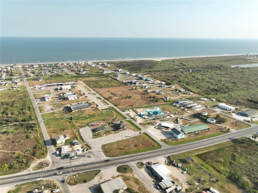 985 Noble Carl Drive, Crystal Beach, TX 77650 - Image #3