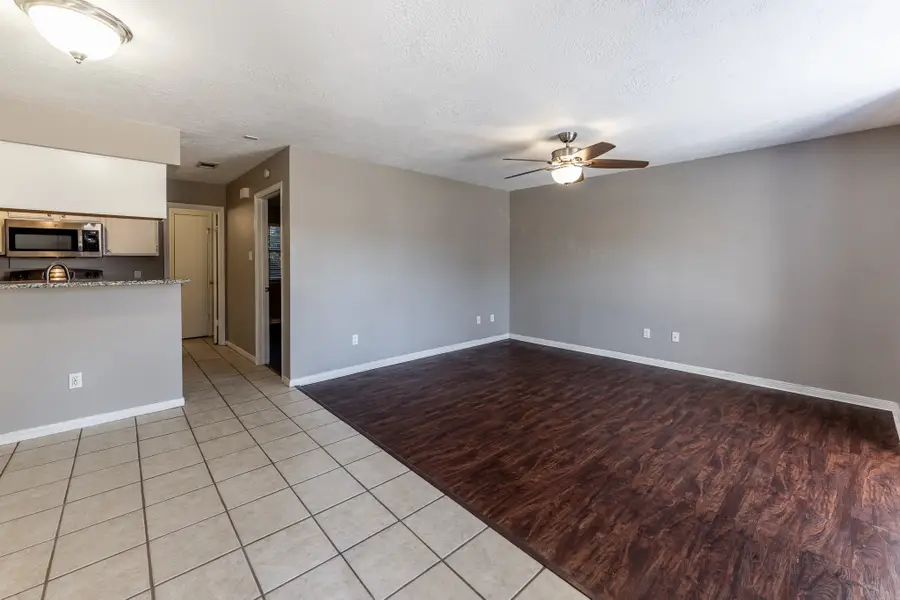 2402 Sycamore Avenue #D2, Huntsville, TX 77340 - Image #3