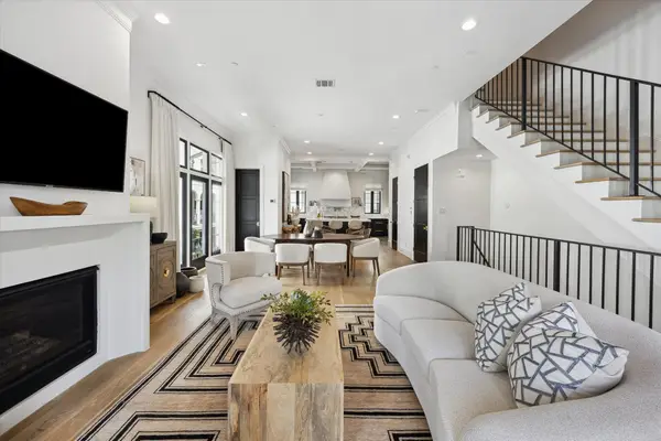 819 Blackshire Lane, Houston, TX 77055