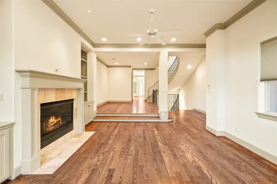 1655 Castle Ct, Houston, TX 77006 - #2