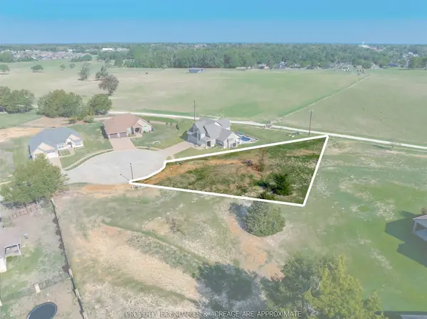 1401 Hannah Circle, Lindale, TX 75771