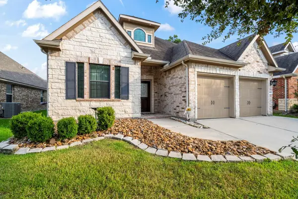16918 Lake Willowby Lane, Houston, TX 77044