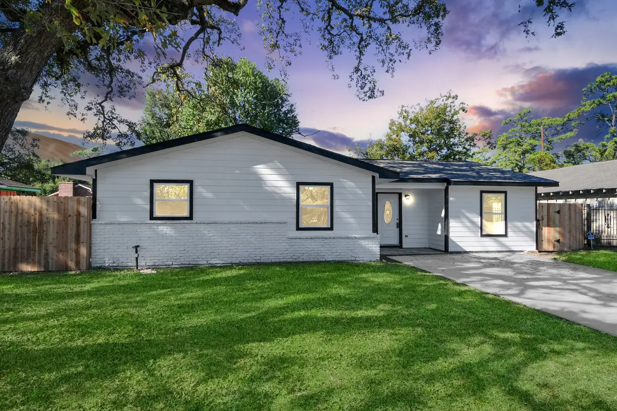 10507 Royal Oaks Drive, Houston, TX 77016 - Image #1