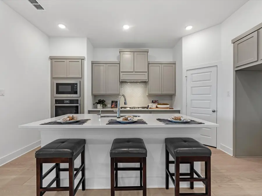 6913 Nubuck Drive, Montgomery, TX 77316 - Image #2